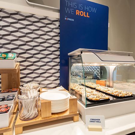 Holiday Inn Express & Suites Wilmington-University Center By Ihg Ngoại thất bức ảnh