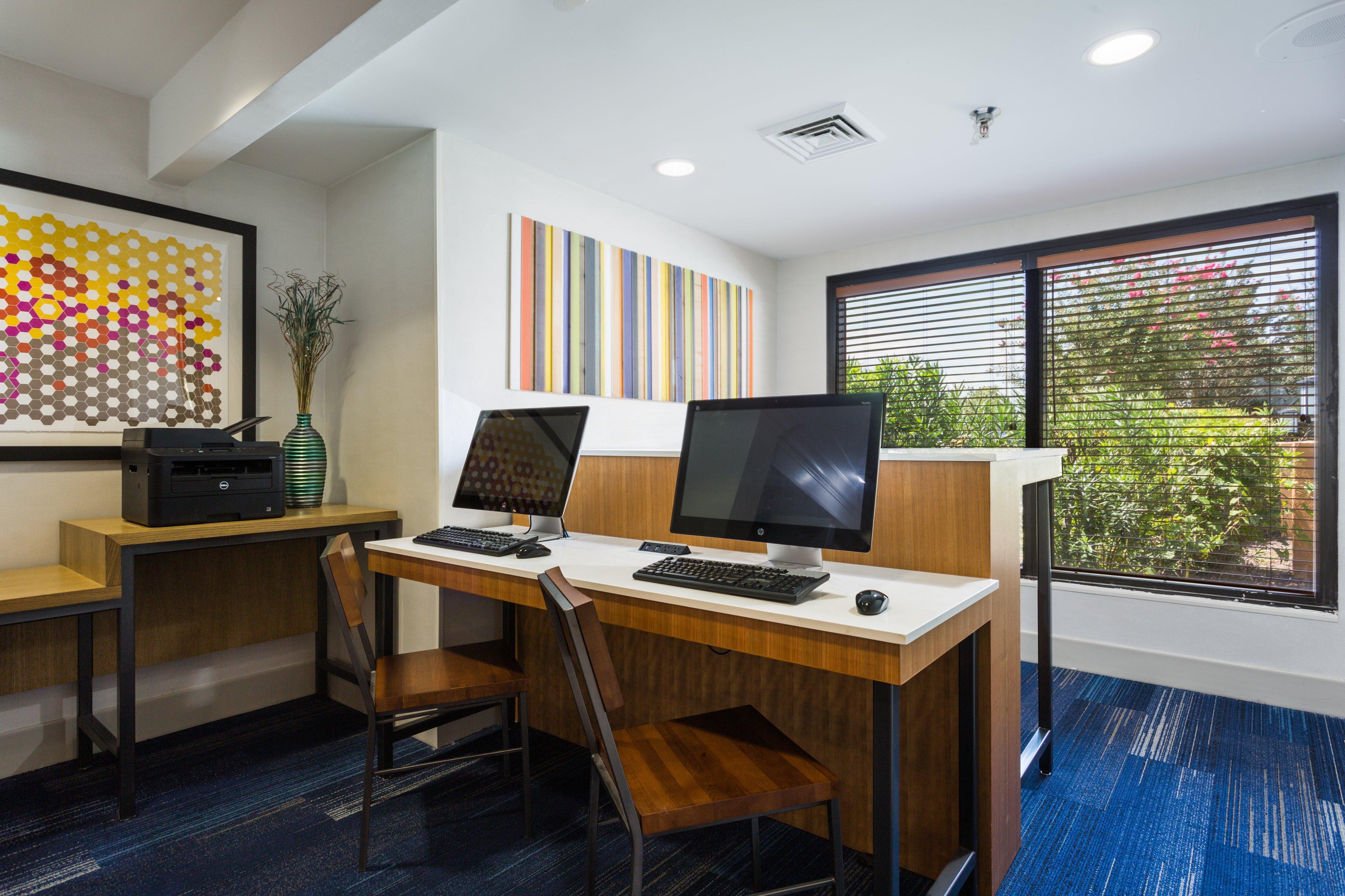 Holiday Inn Express & Suites Wilmington-University Center By Ihg Ngoại thất bức ảnh